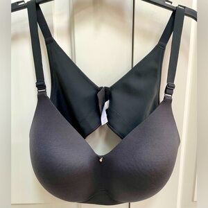 Cacique 42DD Black Gold Accent Adjustable Bra Lightly Lined No Wires Smooth Back